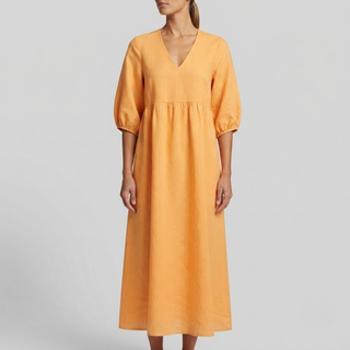 Daisy Elegance V-Neck Maxi Dress