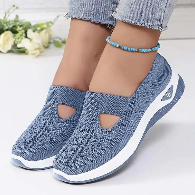 Elara Comfort Sneaker