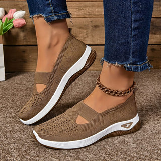 Elara Comfort Sneaker