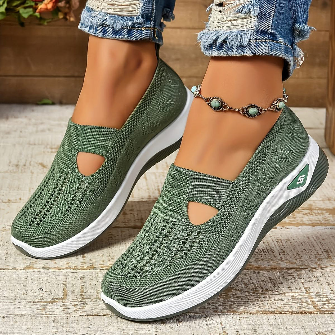 Elara Comfort Sneaker