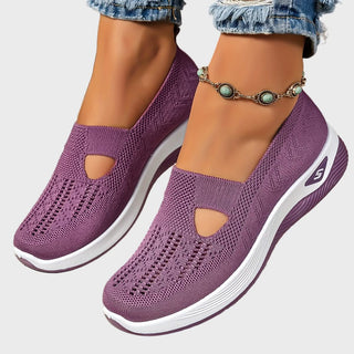 Elara Comfort Sneaker