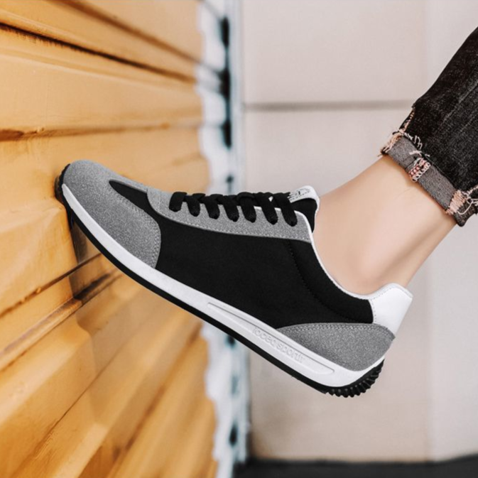 Lyon Retro Sneakers