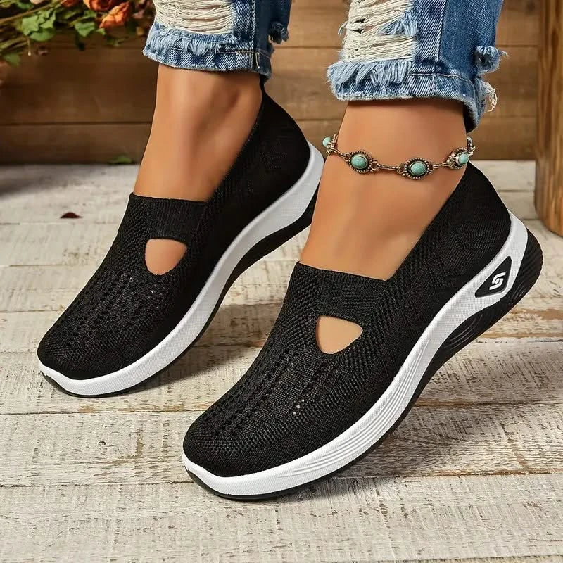 Elara Comfort Sneaker