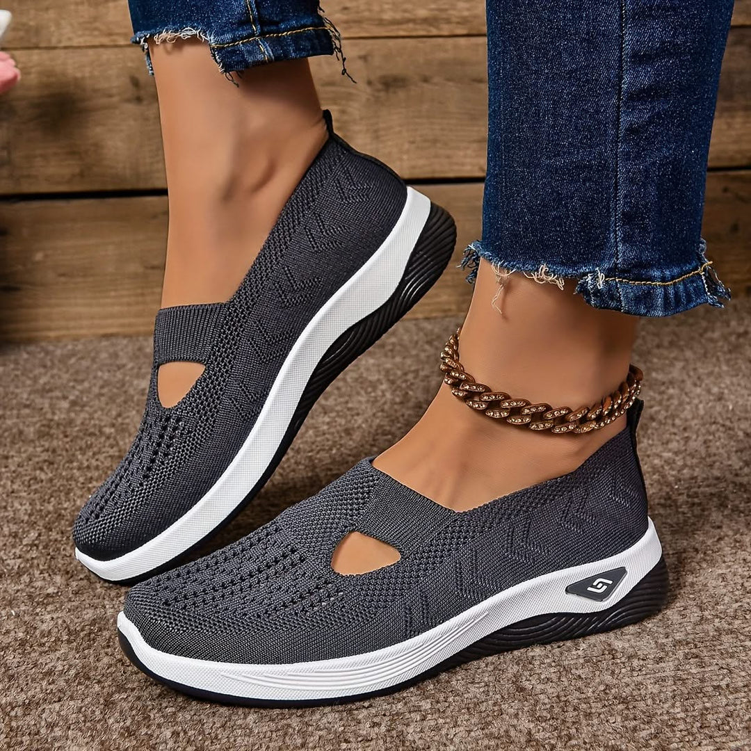 Elara Comfort Sneaker