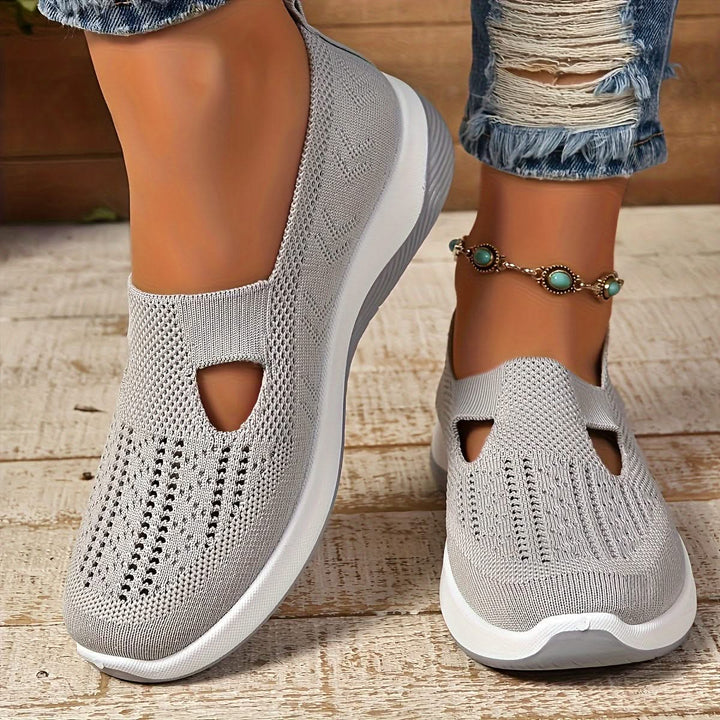 Elara Comfort Sneaker